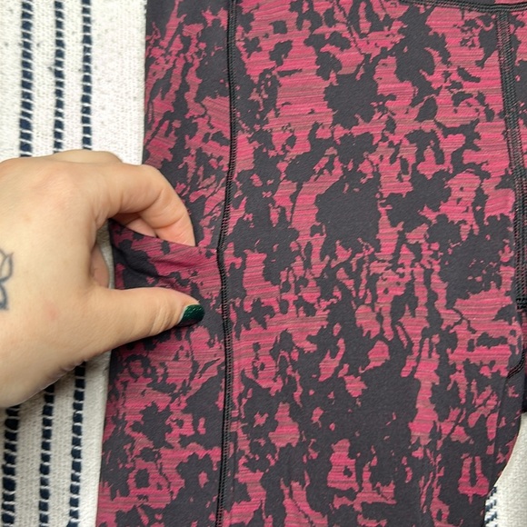 Lululemon Speed Up Crop Legging - Picture 4 of 6